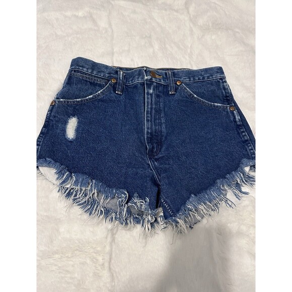 Wrangler Women’s Shorts Waist 28” Cut Off - Picture 3 of 5